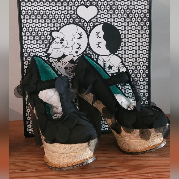 BNIB Irregular Choice - straight from the UK . Dan Sullivan - Dirty Dana shoes - Picture 2 of 9
